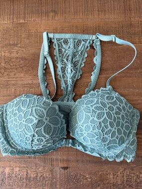 Pink Victoria’s Secret razorback bra